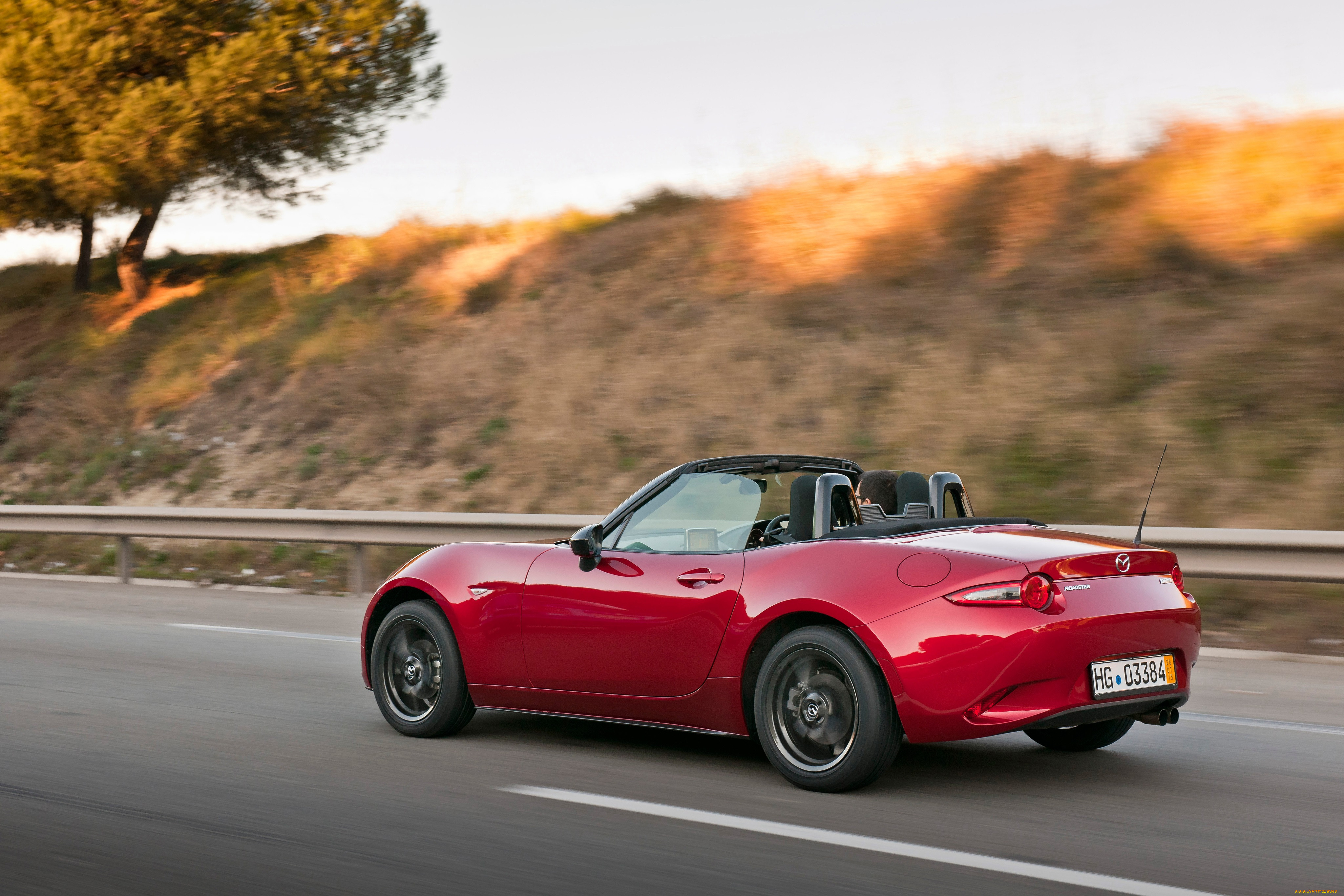 Mazda roadster. Mazda MX-5 Roadster. Mazda MX-5 2015. Мазда родстер MX 5 2015. Мазда mx5 новая.